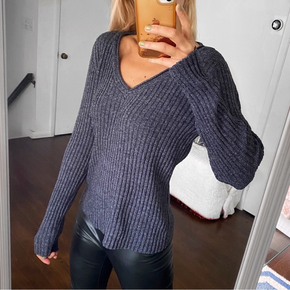 🌌 VERO MODA MIDNIGHT GREY RIBBED V-NECK SWEATER! - Picture 3 of 11